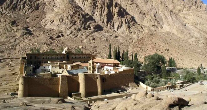 Yeni Ahit'in 1750 Yıl Önce Yazılan 'Saklı' Bölümü Keşfedildi: Bir Katip Tarafından Silinmişti 4 Manastır