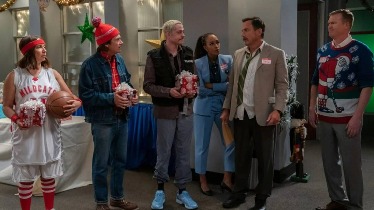 Who Killed Santa: A Murderville Murder Mystery