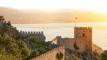 Alanya Denize Girilecek En Temiz Plaj