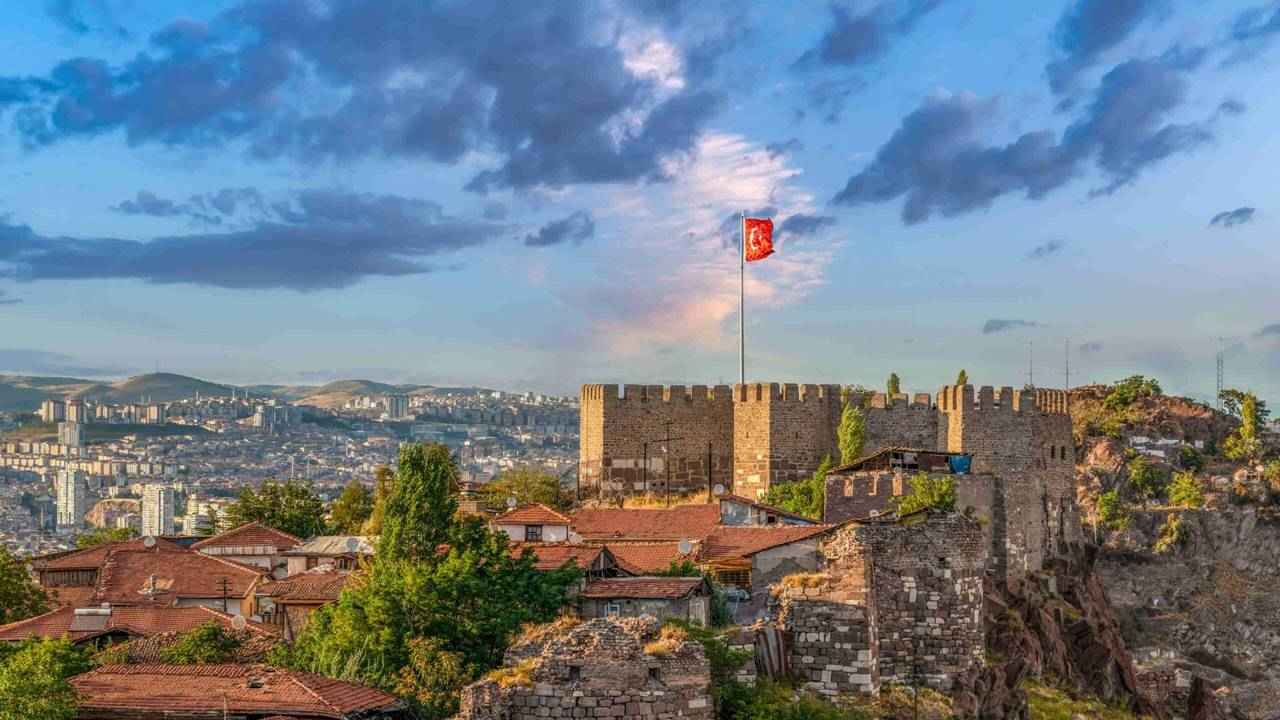 Cumhuriyet Tarihine Tanıklık Eden Ankara Yapıları