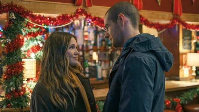 Netflix'in Noel Temalı Yeni Soygun Filmi İzleyicilerden Övgü Topladı 3 Jingle Bell Heist Film Yorum