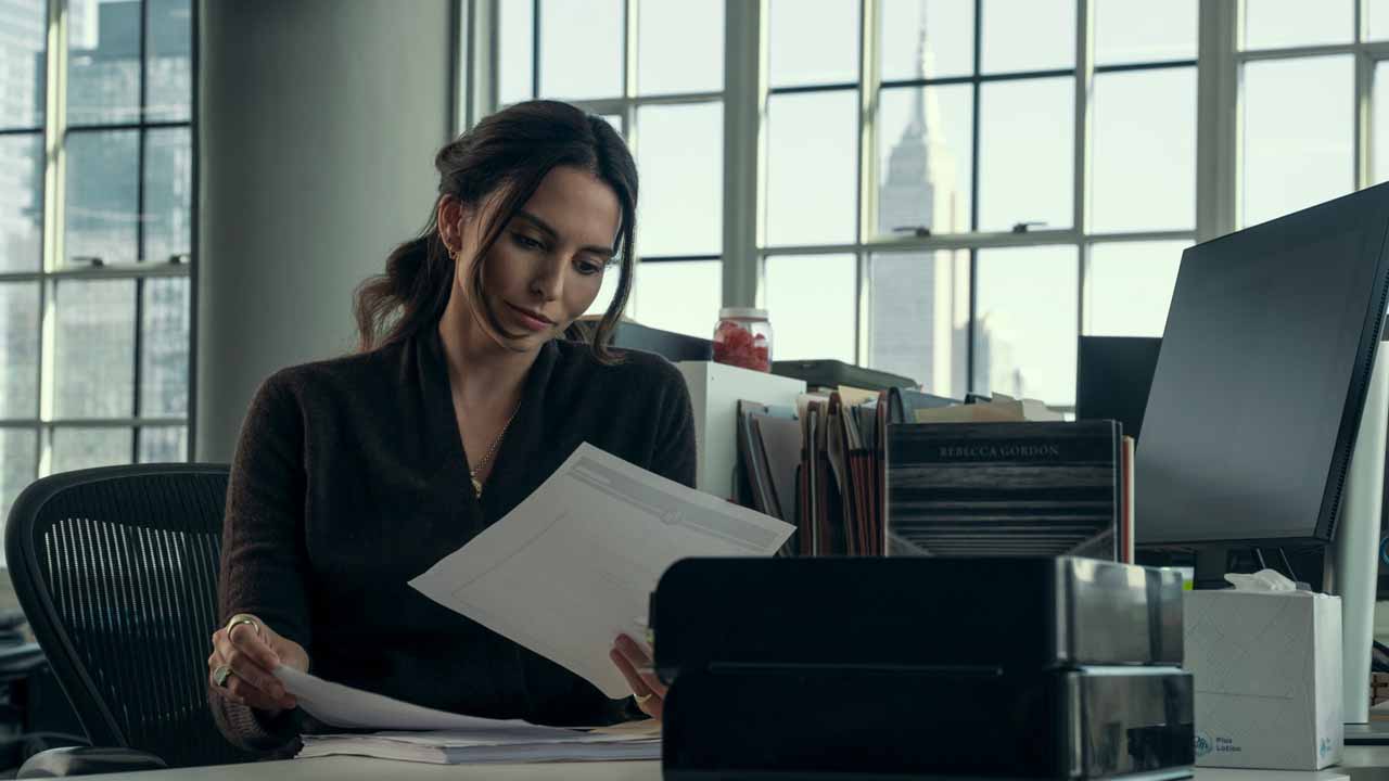 Netflix'in Hit Casusluk Dizisinin Geleceği Hakkında Beklenen Karar Verildi 4 The Night Agent 3. Sezon Yeni Fragman