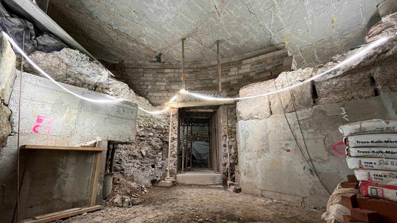 Almanya Köln Kazıları Roma Bazilika