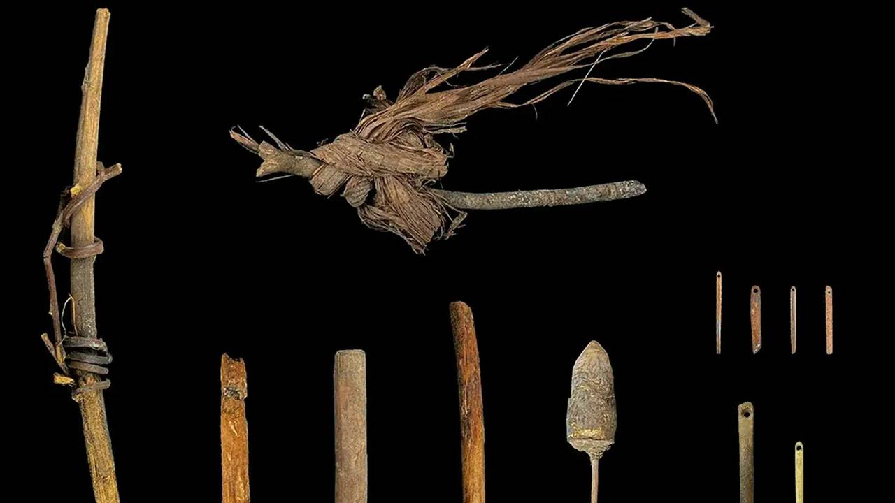 Tarihteki En Eski Dikili Giysi