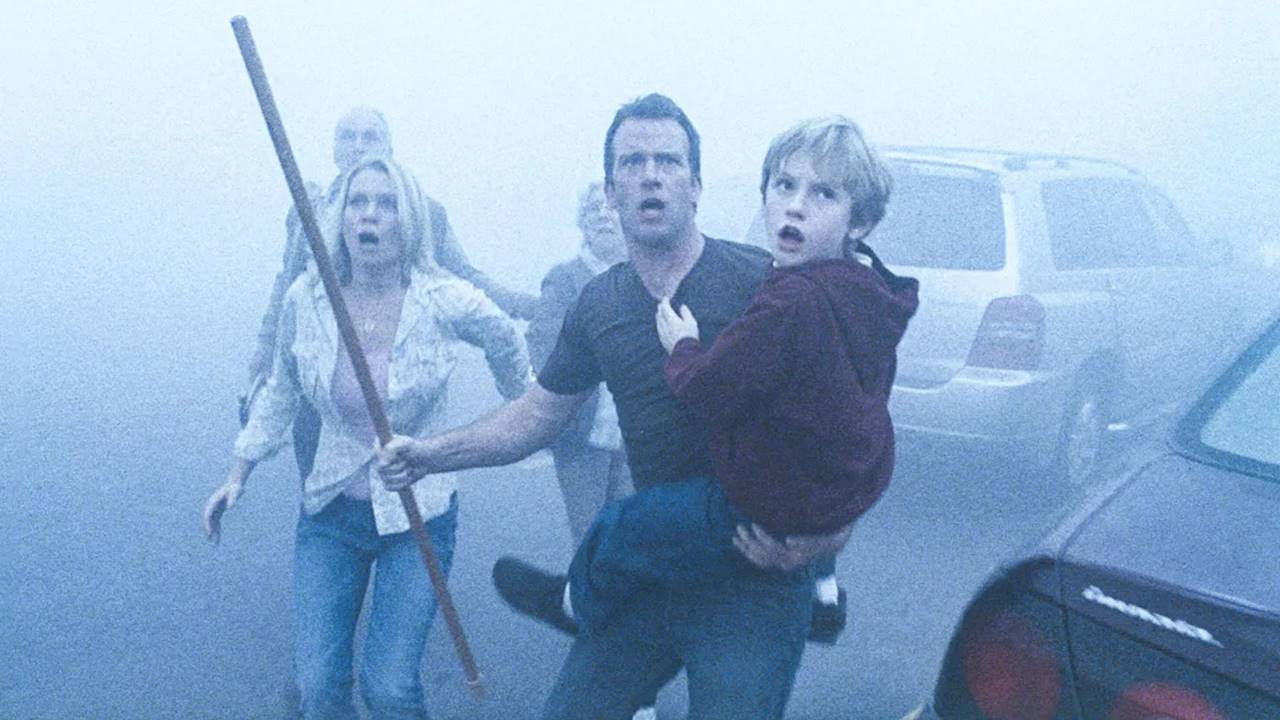 Stephen King'in Ses Getiren Bilimkurgu Korku Hikâyesi 19 Yıl Sonra Yeniden Filme Uyarlanıyor 2 The Mist Yeni Film Uyarlaması - Stephen King