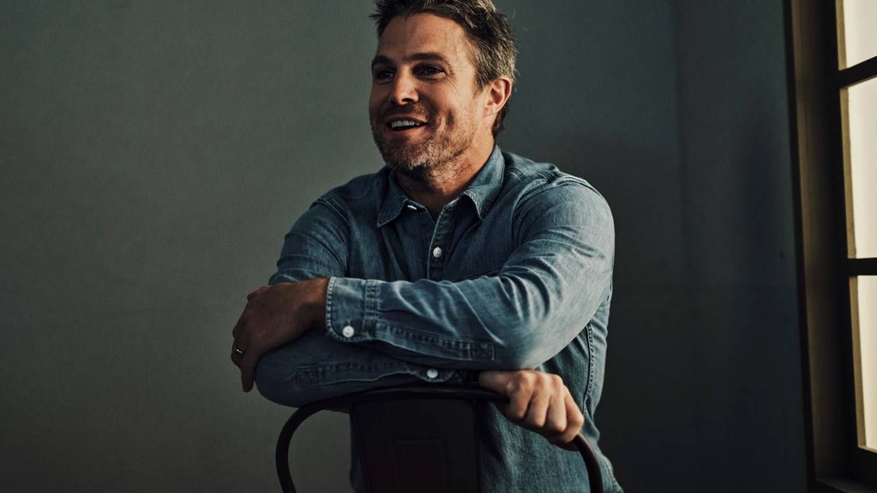 Yeni Başrol Belli Oldu 2 Yeni Baywatch Dizisi Stephen Amell Başrolü