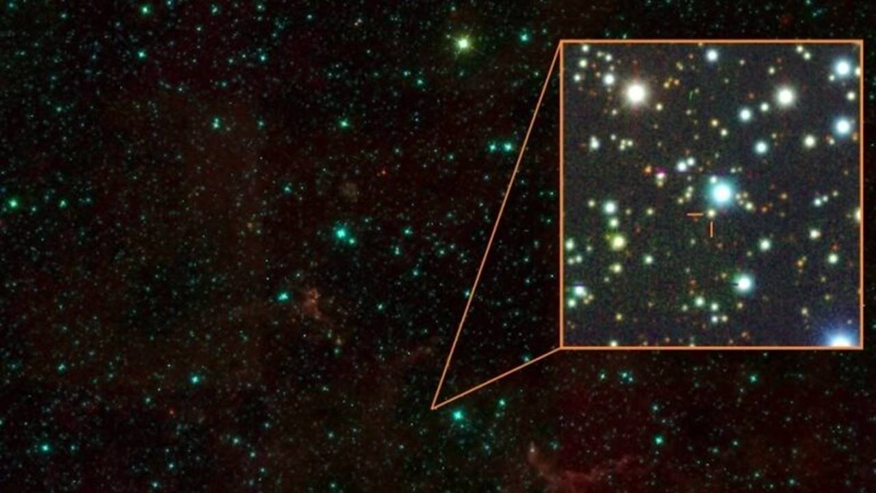 Galaksi Öte Yakası Ay Doğuran Kozmik