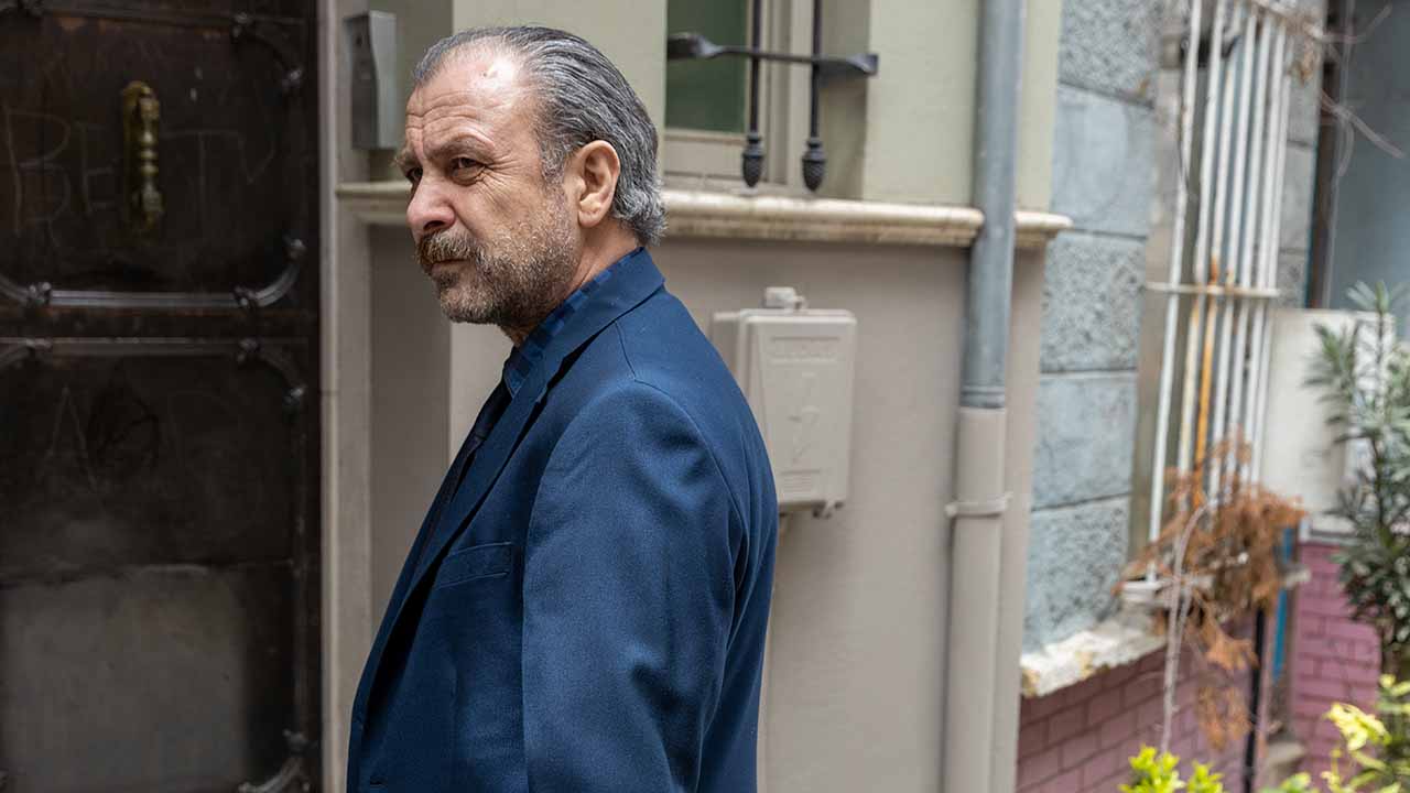 Ahmet Ümit’in Başkomiser Nevzat’ı Sete Çıktı: İşte Netflix Dizisinden İlk Görüntüler