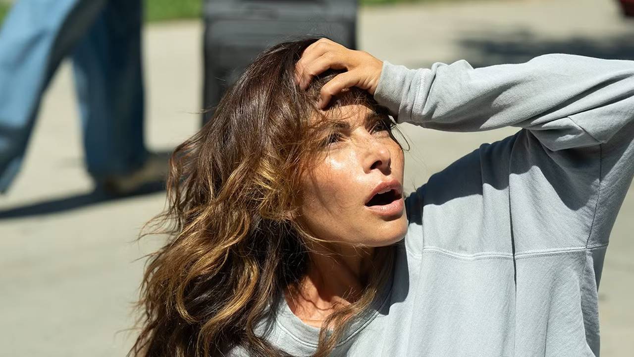 Stephen King’in Övdüğü Kıyamet Sonrası Gerilim Dizisi Dünya Çapında Listeleri Fethediyor