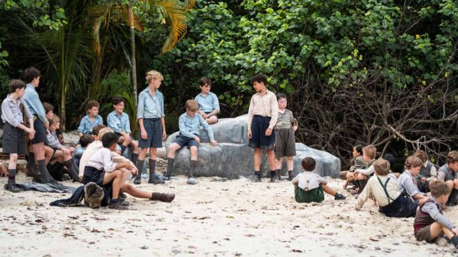 Dünyaca Ünlü Distopya Klasiğinin Netflix Uyarlamasından Yeni Fragman Geldi 4 Sineklerin Tanrısı Lord of the Flies Dizisinden Yeni Fragman