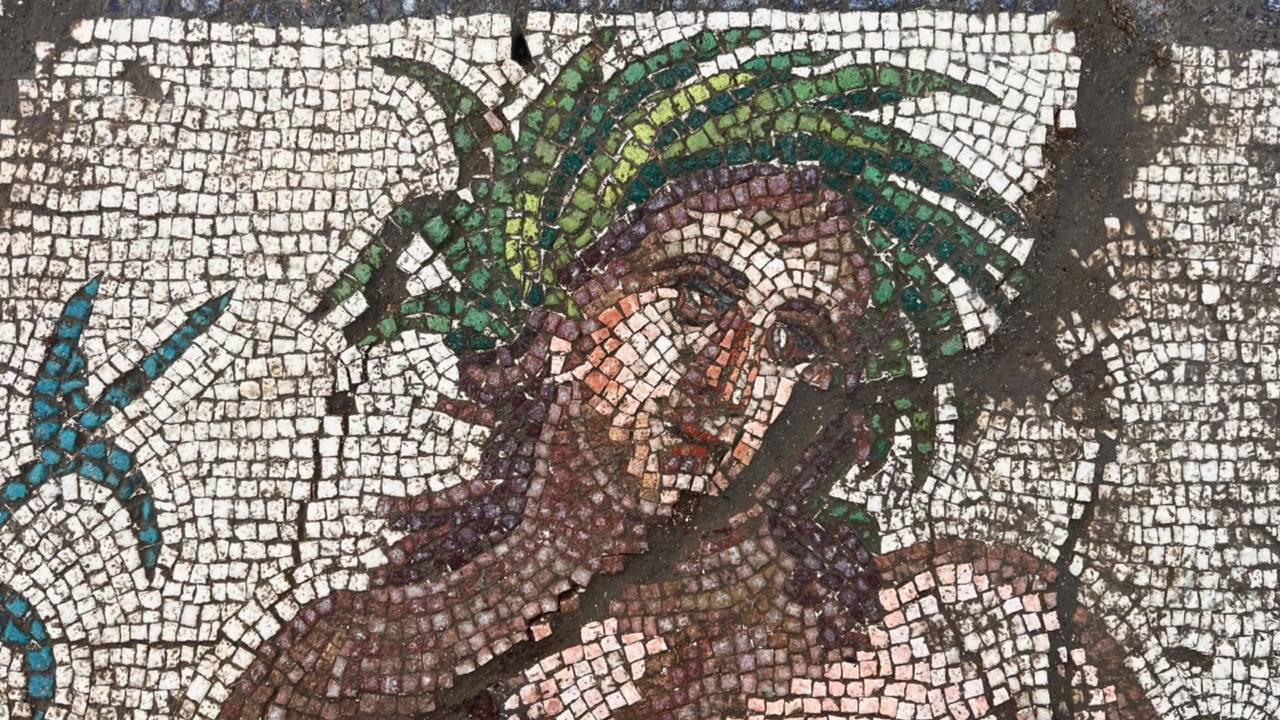 Aspendos’ta Roma Dönemine Ait 1.800 Yıllık Nehir Tanrısı Mozaiği Gün Yüzüne Çıkarıldı
