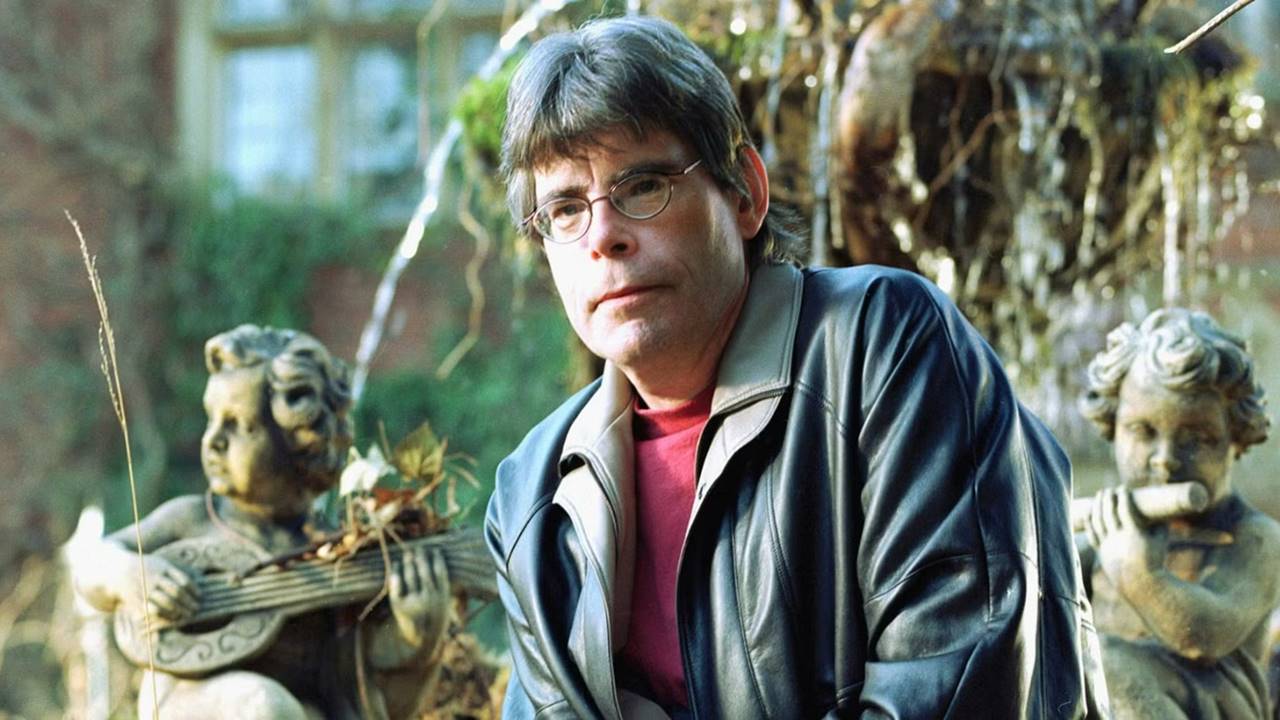 Stephen King’den 93 Puanlı Gerilim Dizisine Övgü: “Hitchcock Geri Dönmüş Gibi”